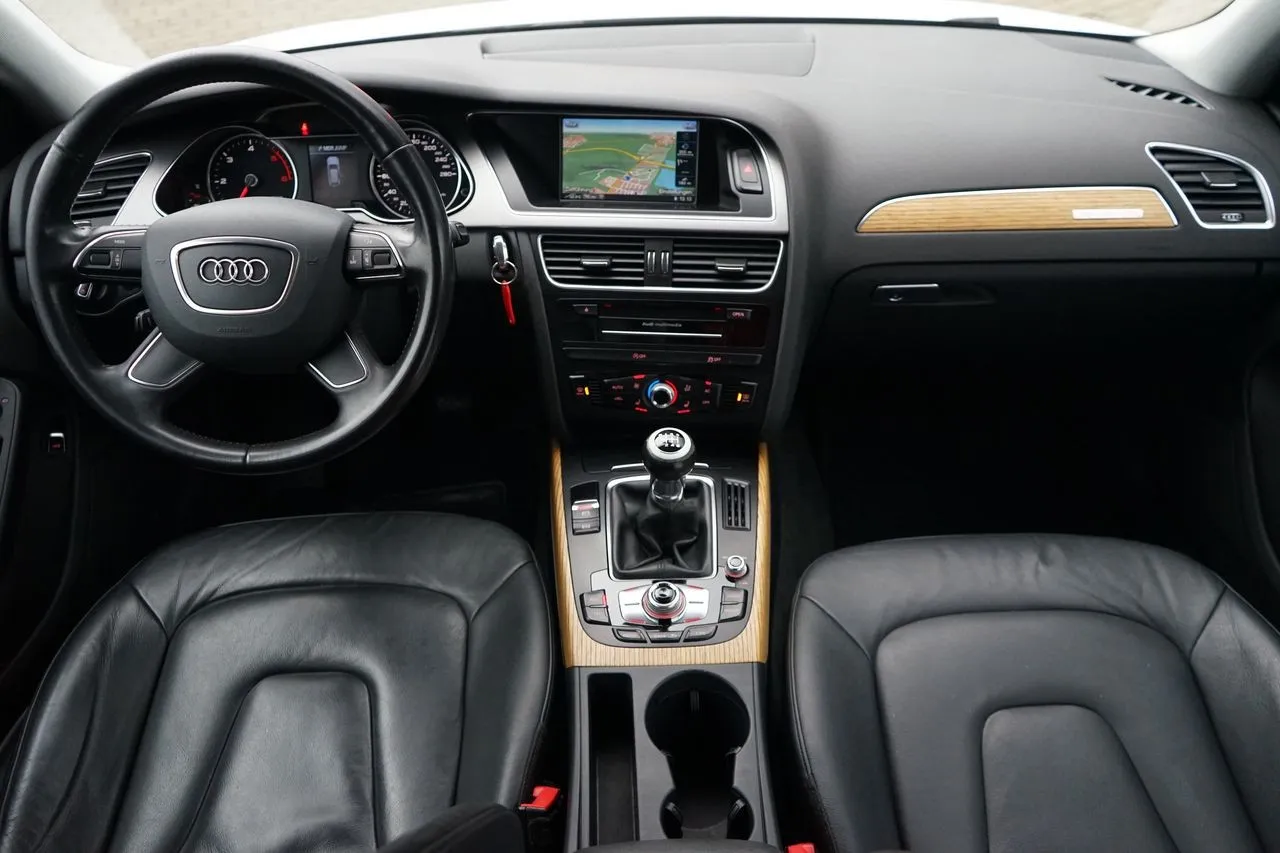 Audi A4 Avant 2.0 TDI quattro Navi...  Image 6