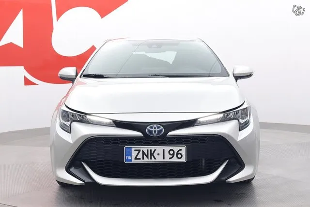 Toyota Corolla Hatchback 1,8 Hybrid Life - / 1.Omistaja / Täydellinen merkkiliikkeen huoltokirja / Vähän ajettu / Adaptiivinen vakionopeussäädin Image 8